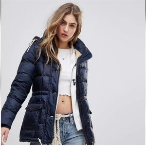 Abercrombie & Fitch Down-Filled Puffer
Coat Women’s Size M